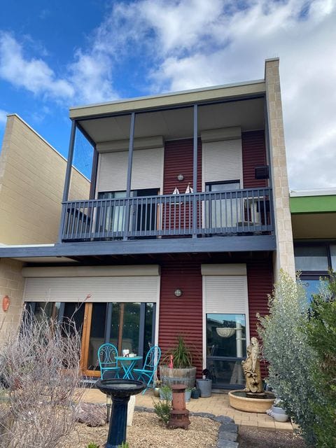 Condo & townhouse balconies
